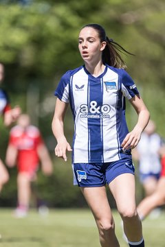 Bild 77 - wBJ Hamburger SV - Hertha BSC : Ergebnis: 5:2
